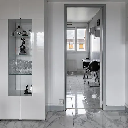 Spacieux Et Lumineux Appartement Refait A Neuf, Bords De Marne Et Proche Paris Apartment *